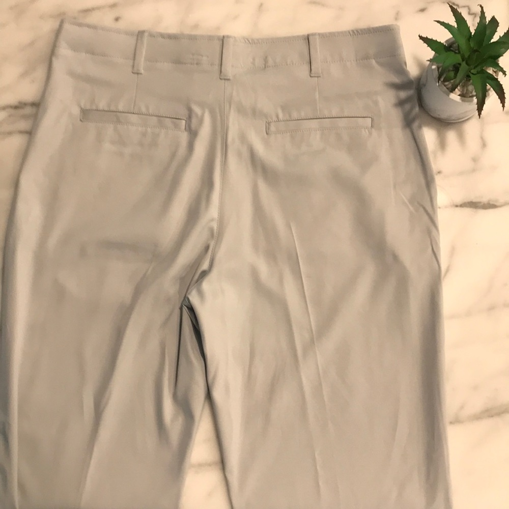 Men’s BCG size 32 light gray golf pant.